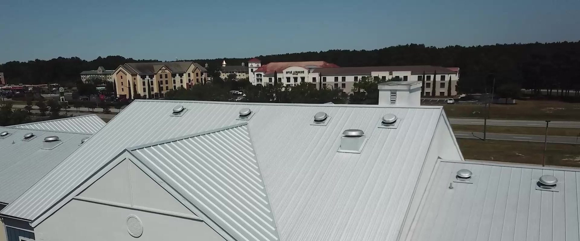 Commercial Roofing Types: The Advantages of Metal Roofing For Steel ...